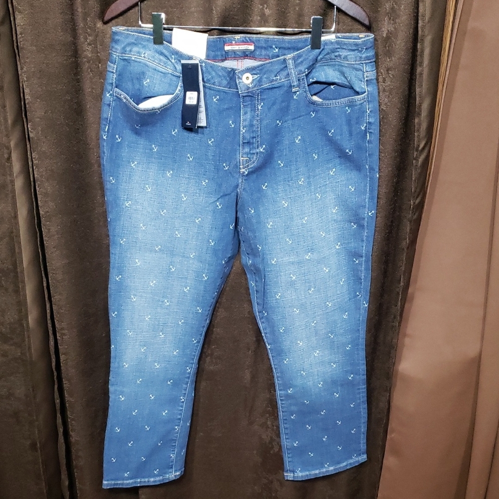 Tommy Hilfiger Women's Crop Blue Denim Jeans with Anchor Pattern